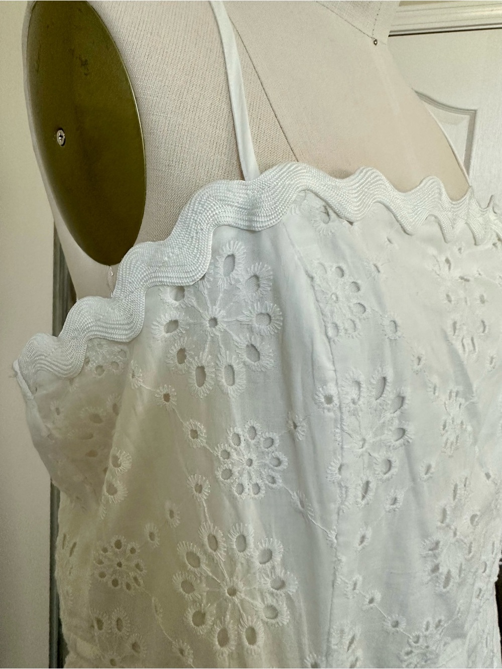 NWT Francesca's Collections Roxanne Ric Rac Eyelet Mini Dress - Picture 5 of 11